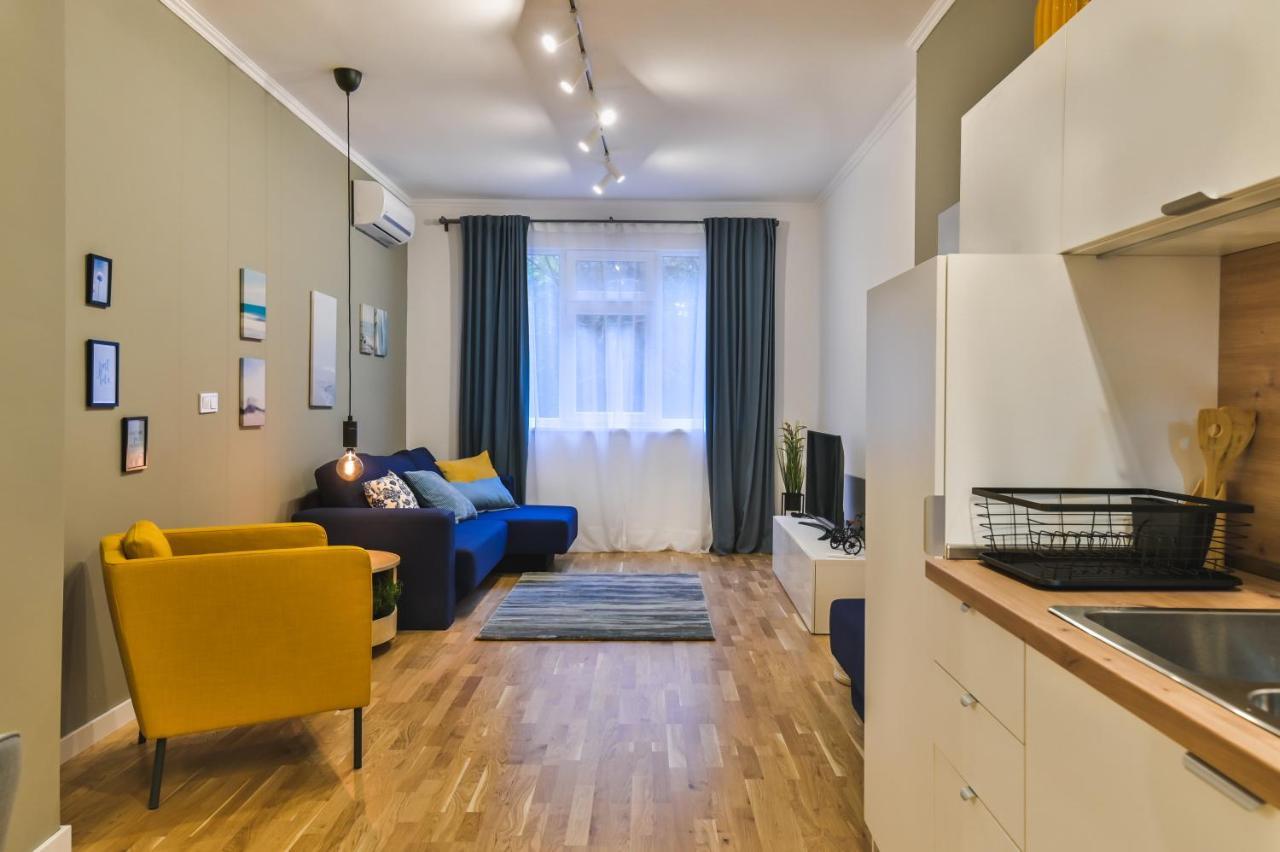 Pieces Of Nature In A Stylish One-Bedroom Flat By Flat Mаnager Szófia Kültér fotó